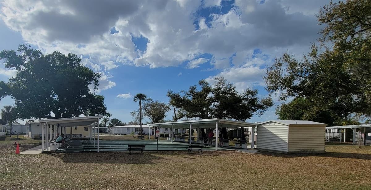 5700 HOLIDAY PARK BOULEVARD — photo 40 of 41