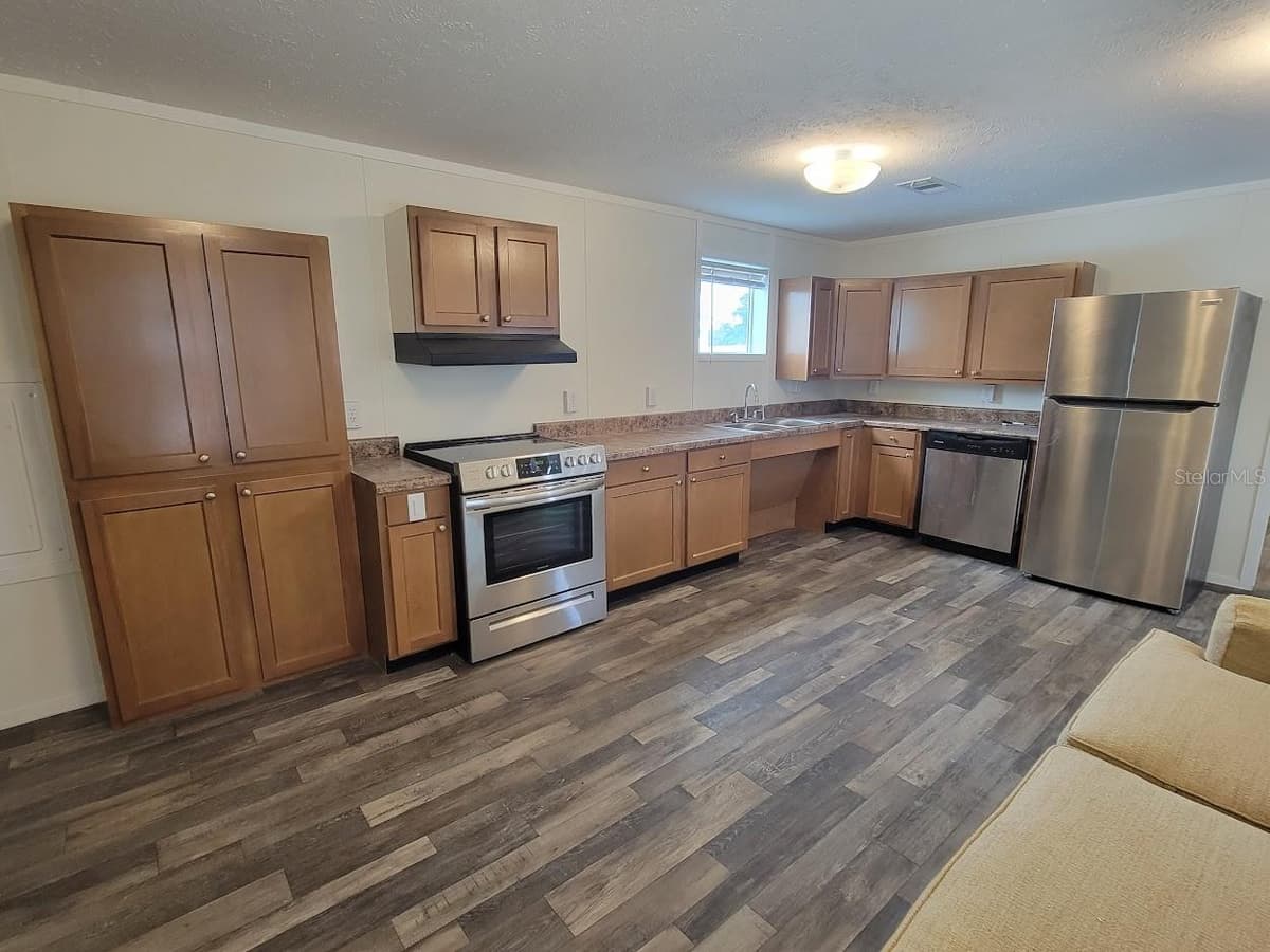 5700 HOLIDAY PARK BOULEVARD — photo 11 of 41
