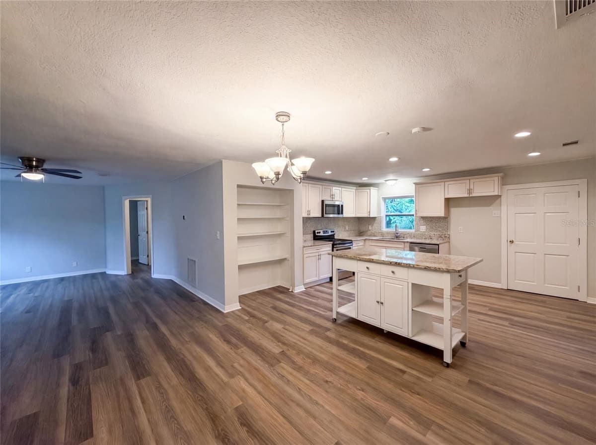 13655 AUDREY LANE — photo 5 of 30