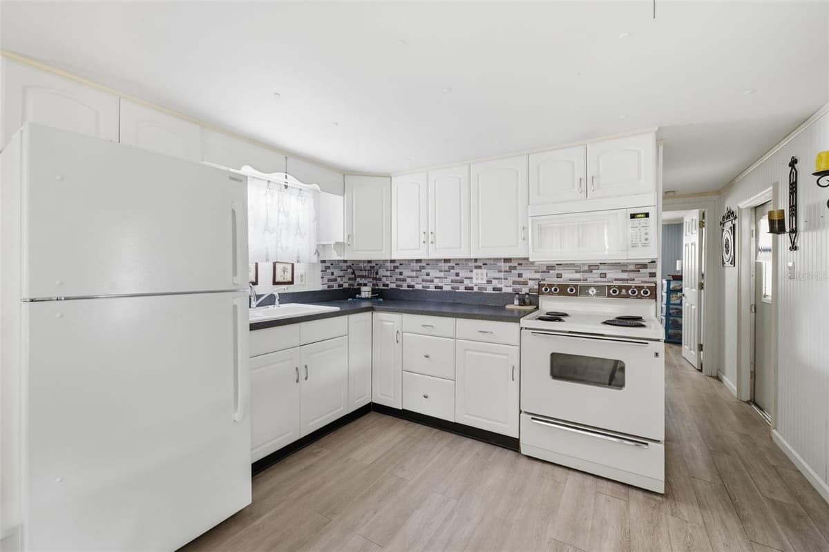 29138 HECKLEMAN STREET — photo 7 of 23