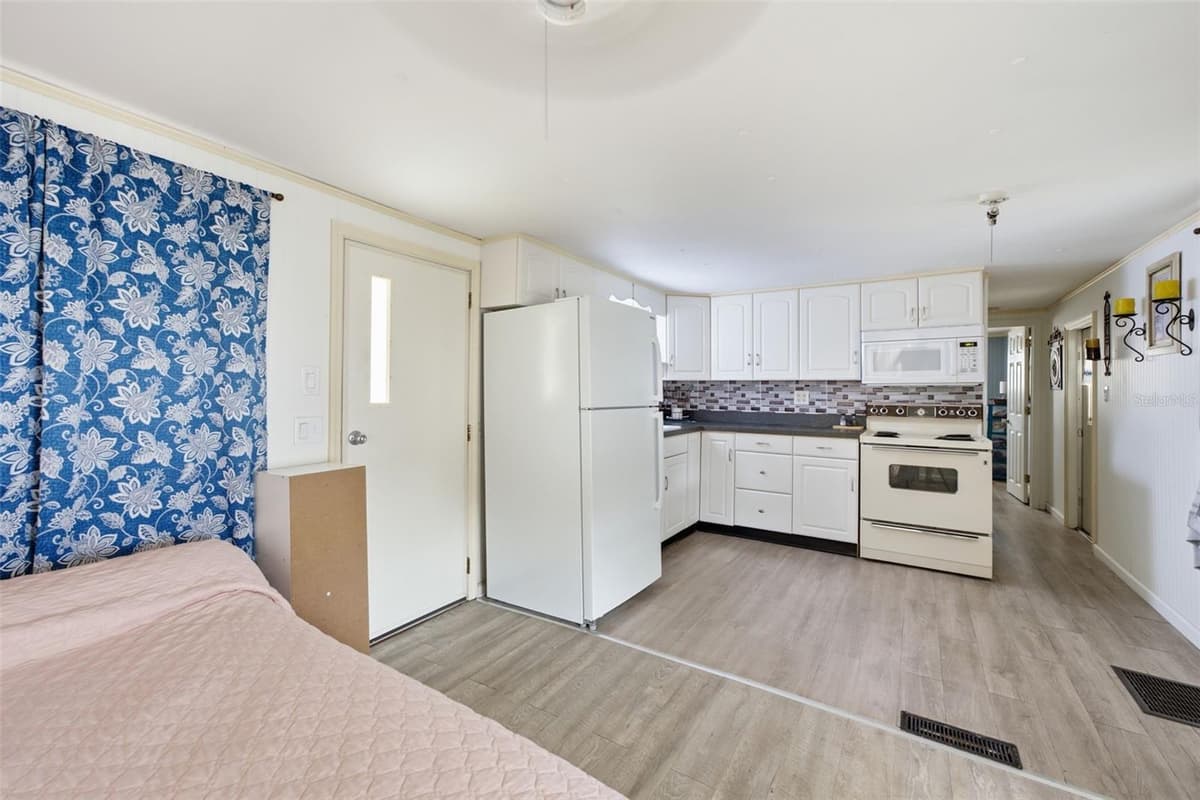 29138 HECKLEMAN STREET — photo 11 of 23