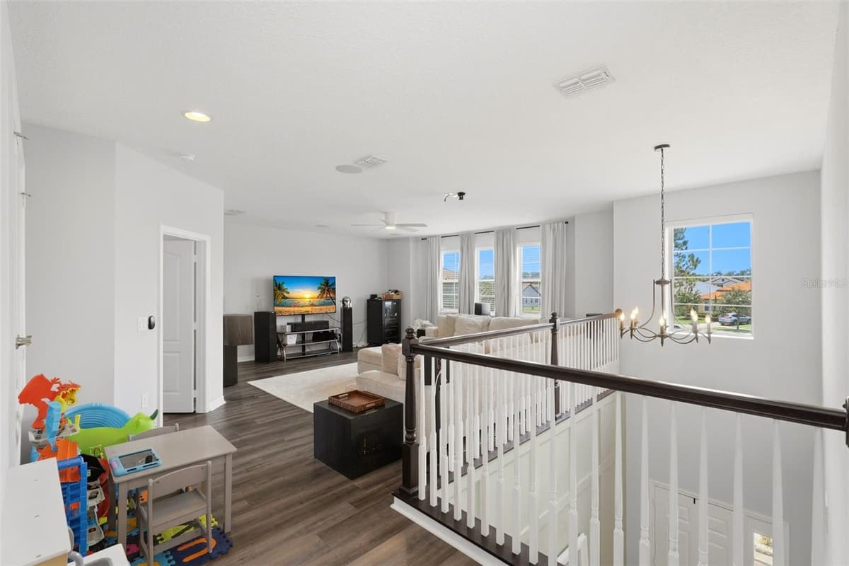 285 ANCONA AVENUE — photo 18 of 39