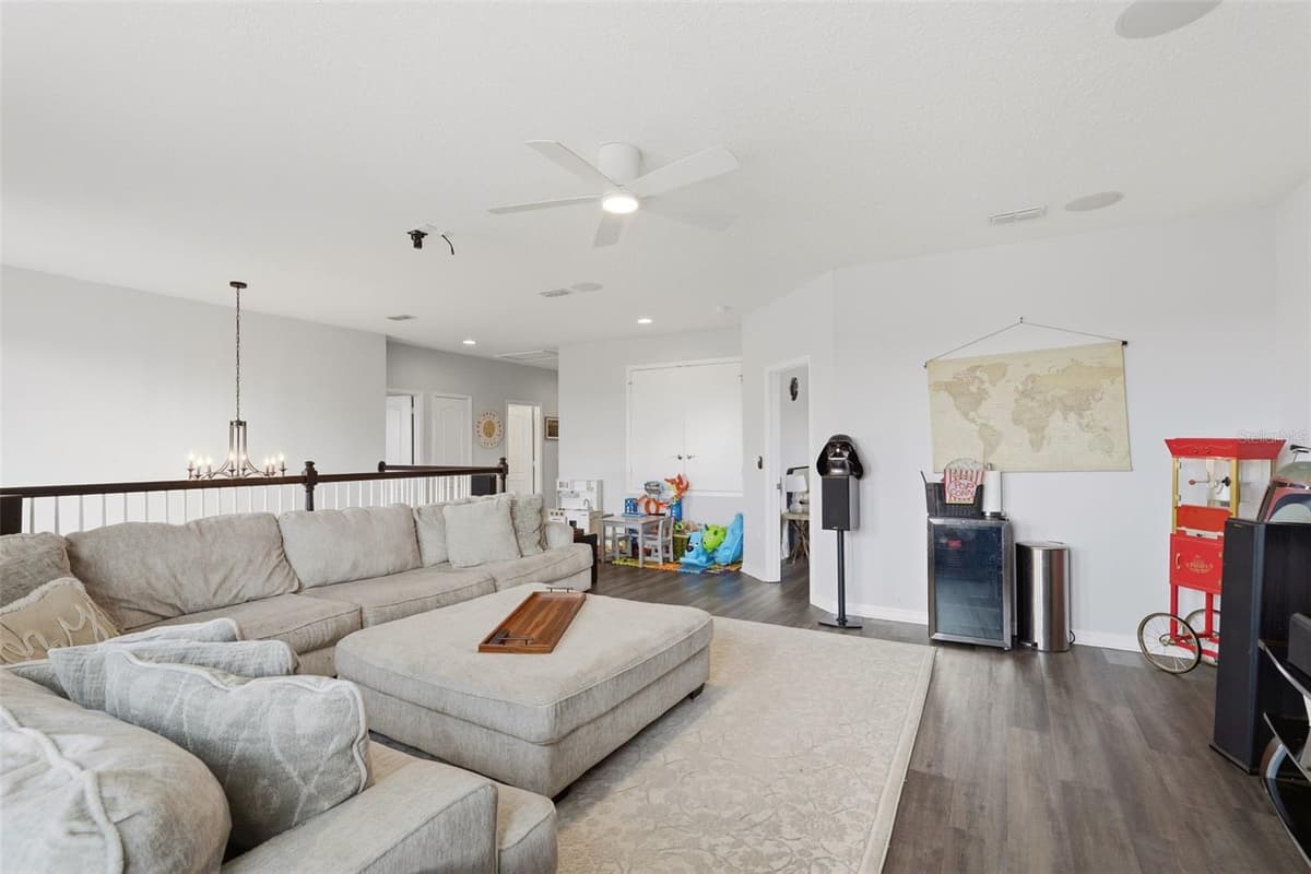285 ANCONA AVENUE — photo 20 of 39