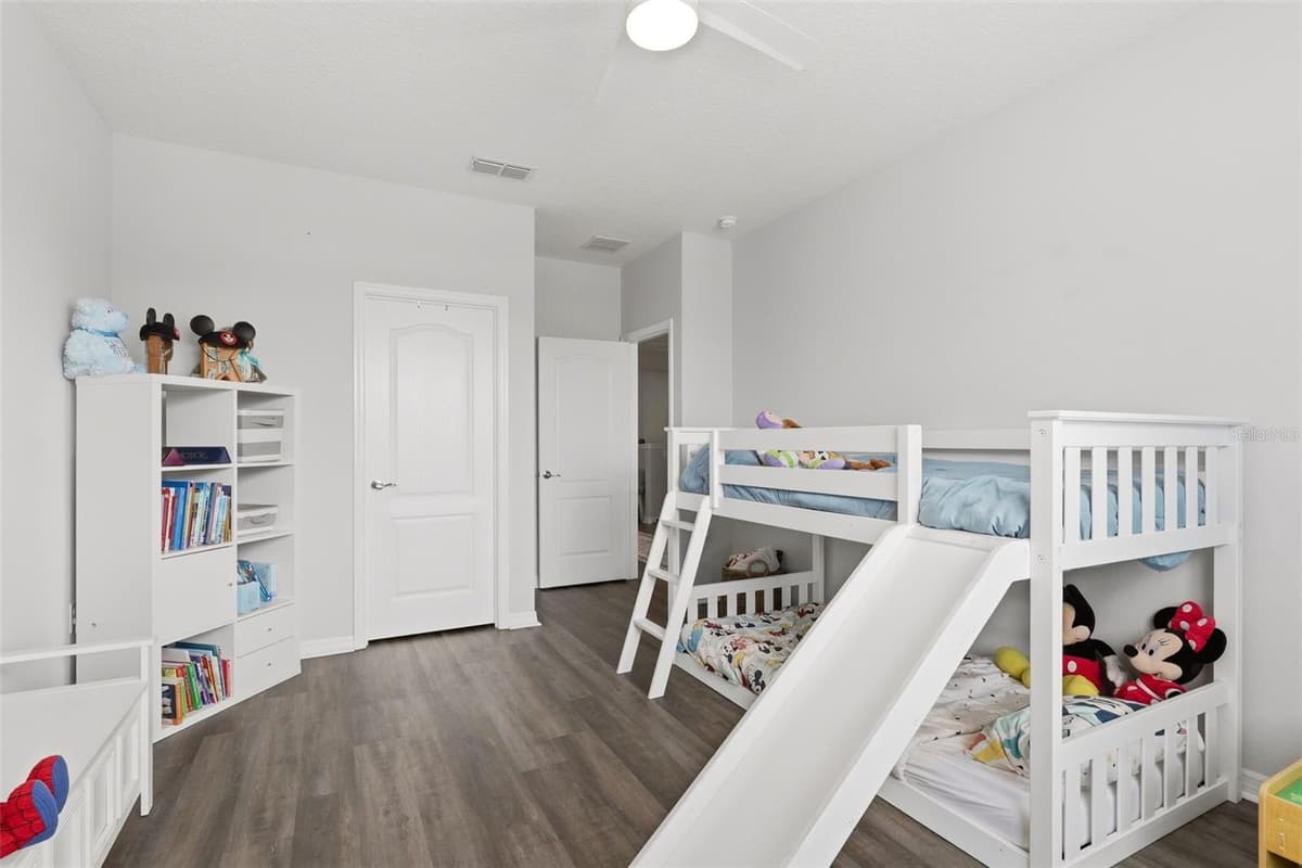 285 ANCONA AVENUE — photo 26 of 39