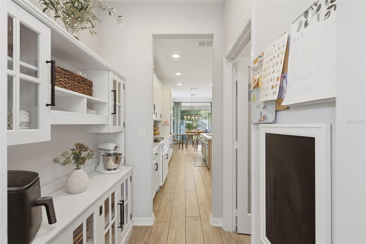 285 ANCONA AVENUE — photo 13 of 39