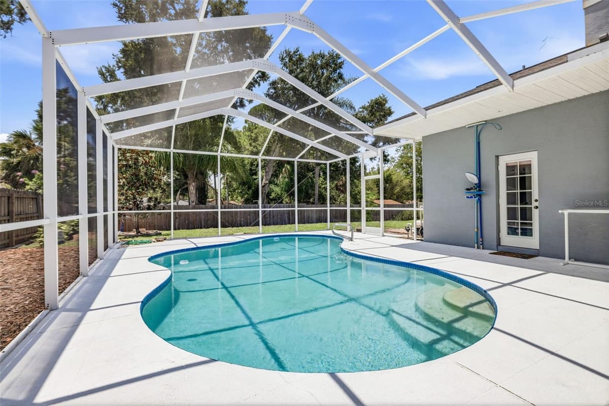 15306 CARROLLTON LANE — photo 5 of 46