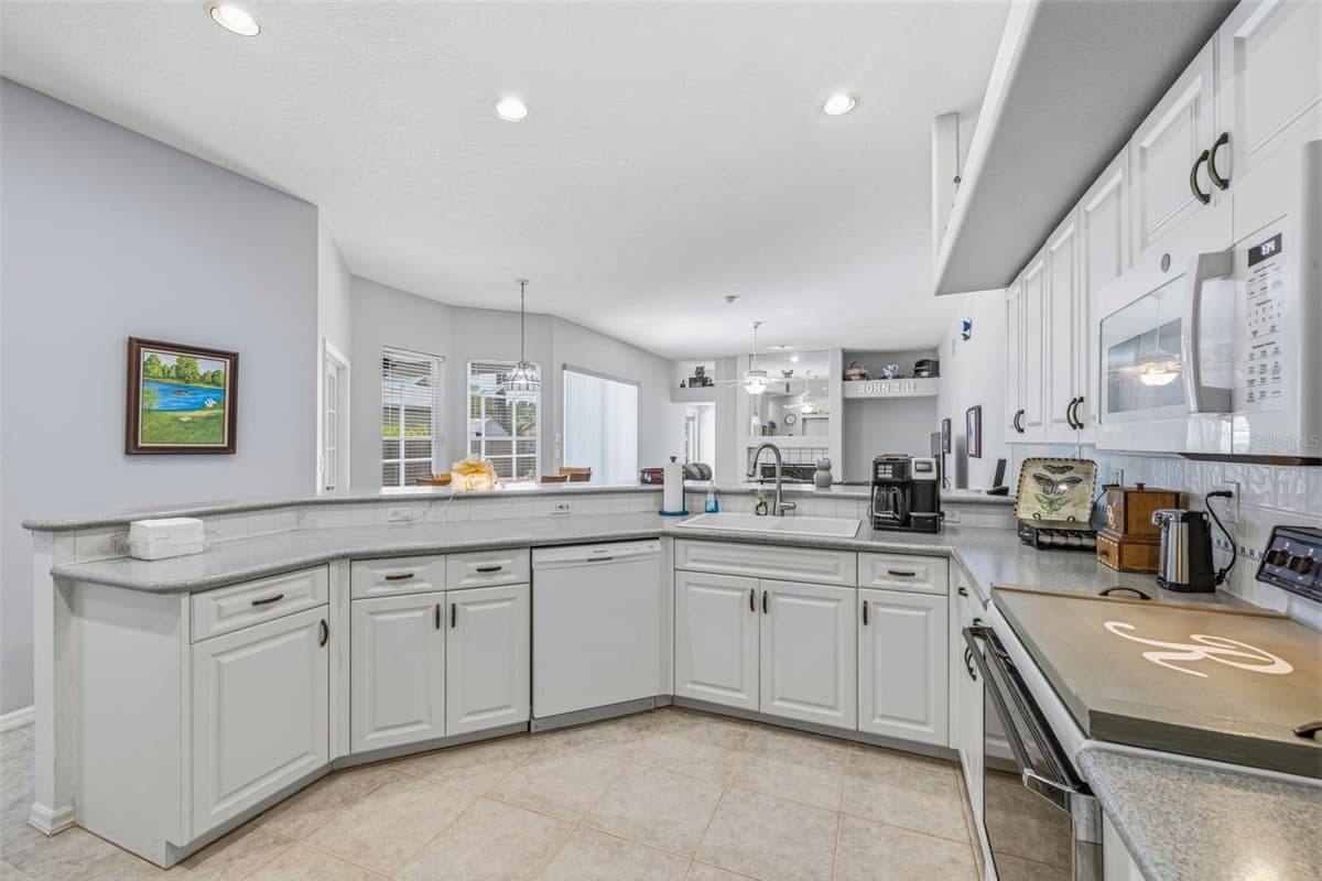 15306 CARROLLTON LANE — photo 16 of 46