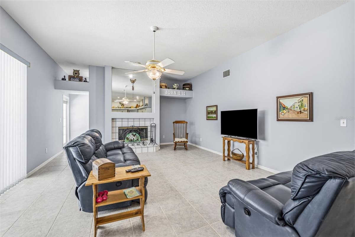 15306 CARROLLTON LANE — photo 19 of 46