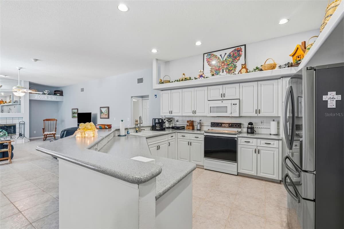 15306 CARROLLTON LANE — photo 14 of 46