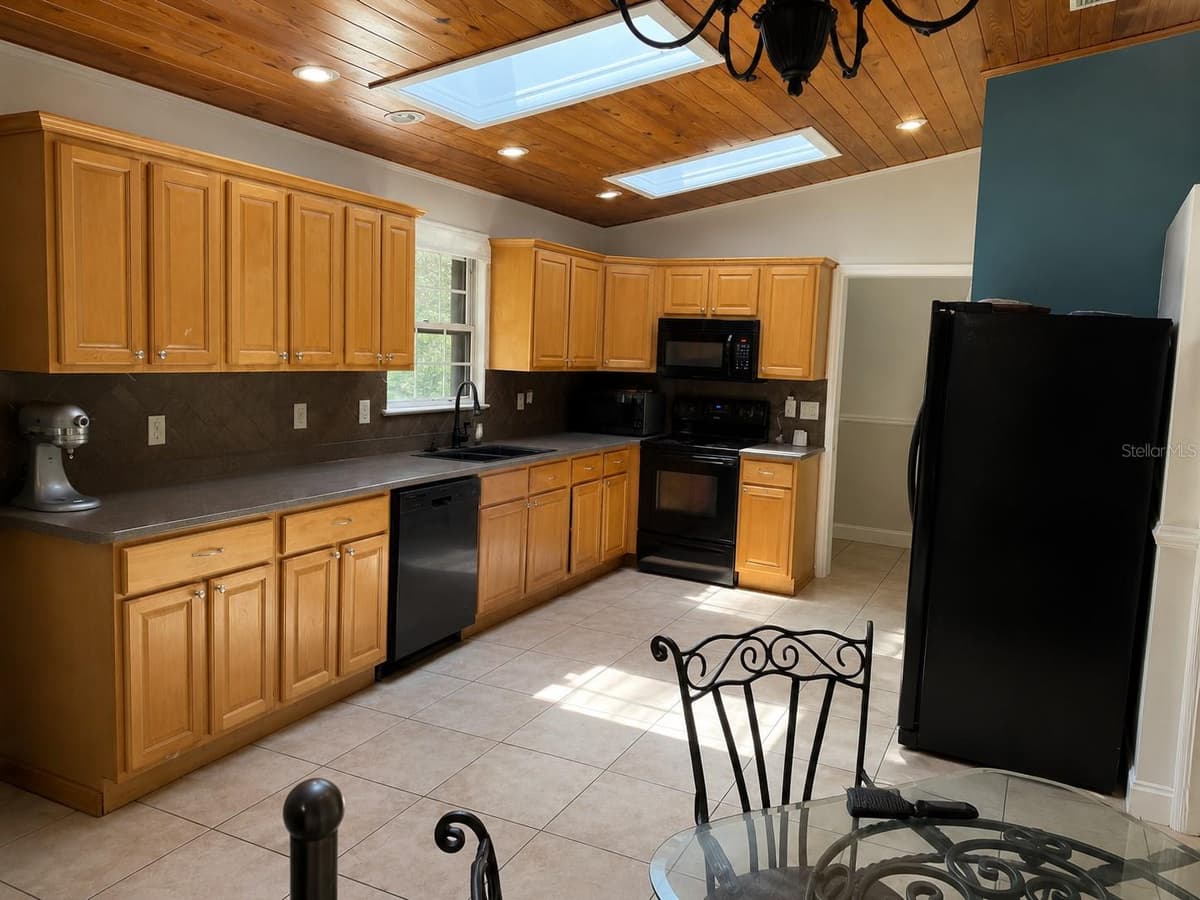 1292 VALLEYBROOK ROAD — photo 8 of 11
