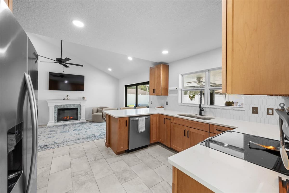 14018 CASCADE LANE — photo 12 of 46