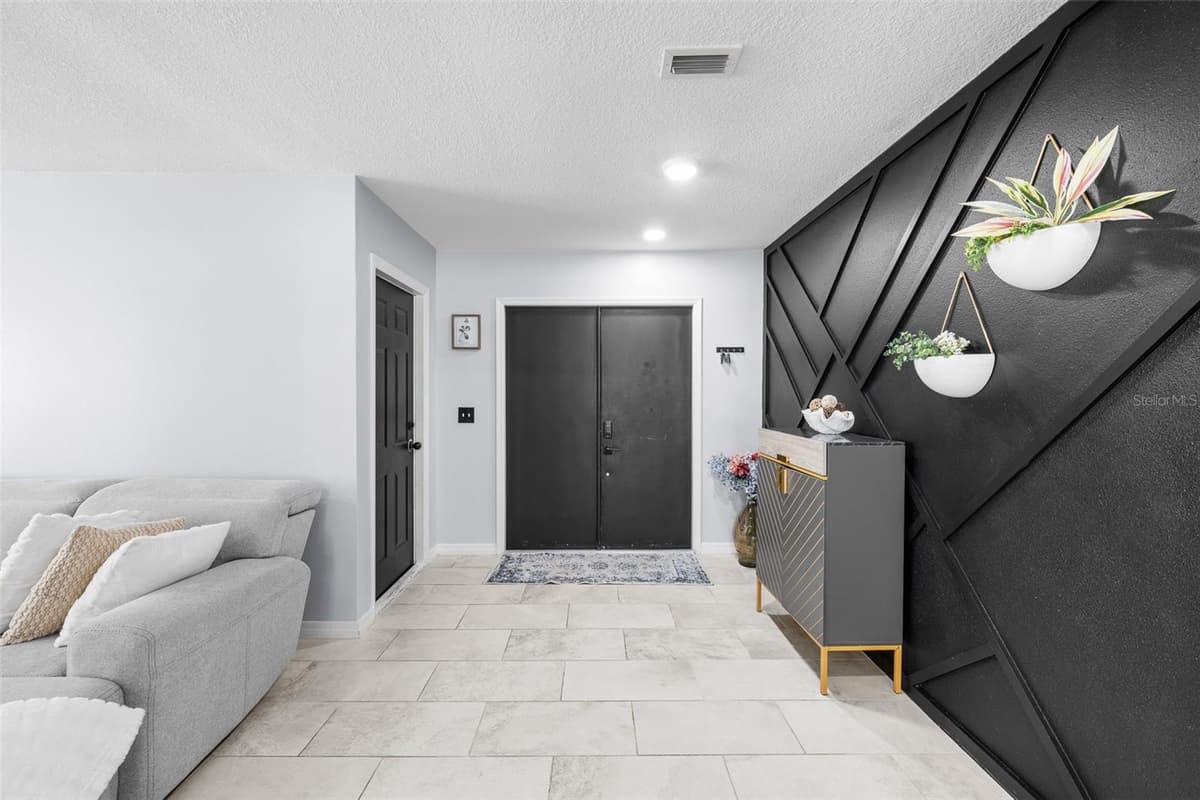14018 CASCADE LANE — photo 4 of 46