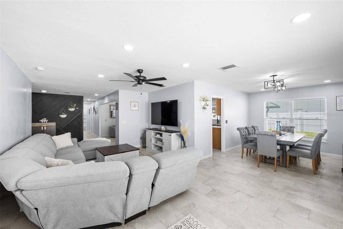 14018 CASCADE LANE — photo 9 of 46