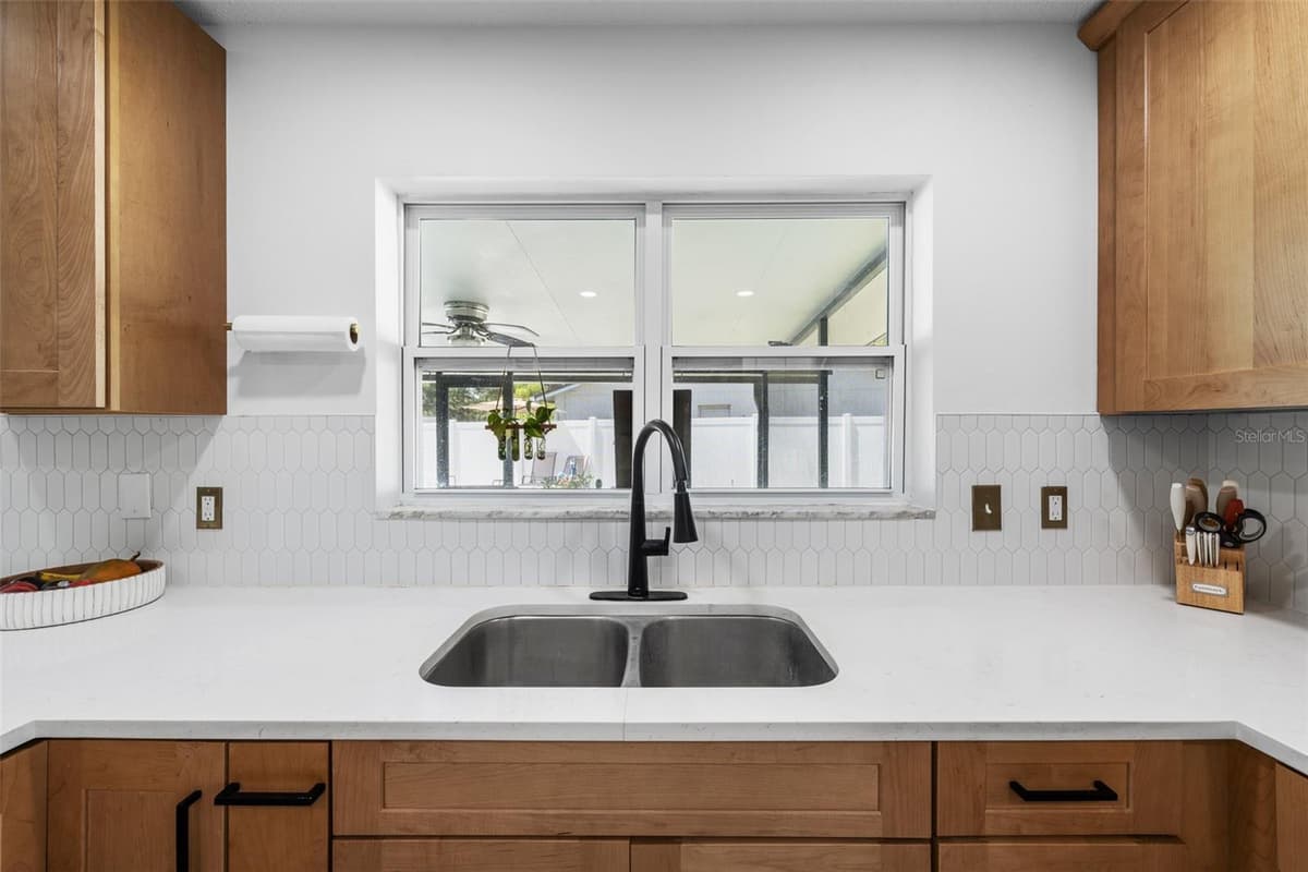14018 CASCADE LANE — photo 15 of 46