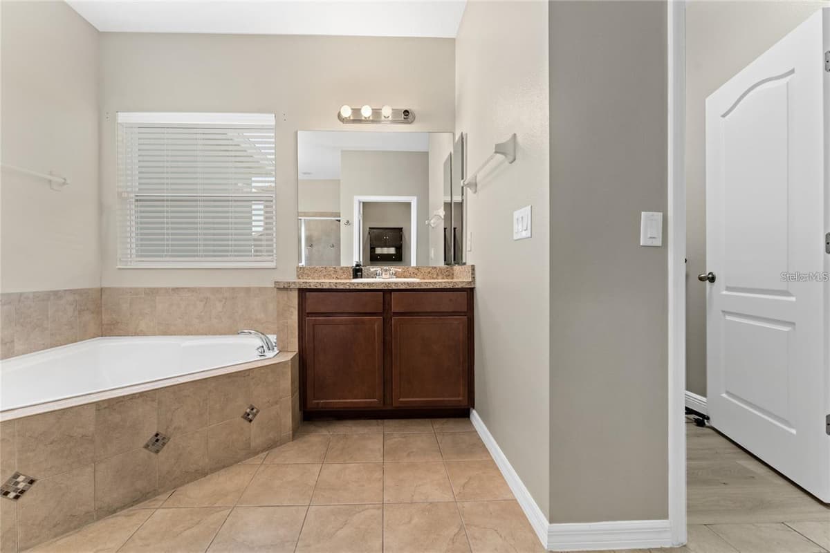 14537 SAN LORENZO DRIVE — photo 21 of 48
