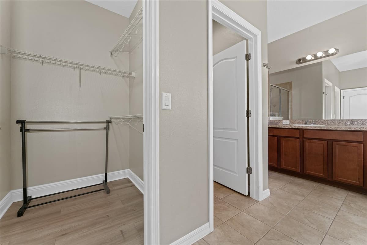 14537 SAN LORENZO DRIVE — photo 19 of 48