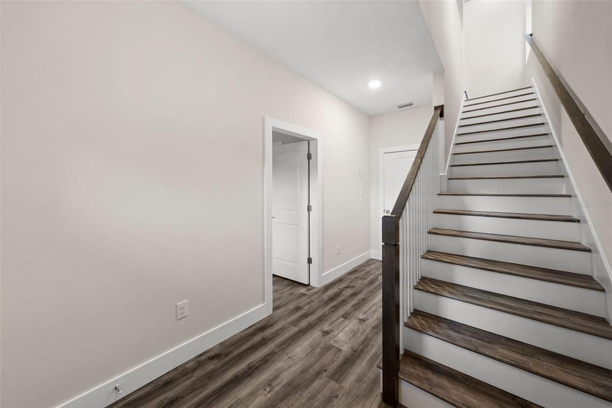 3122 AZEELE STREET — photo 8 of 38