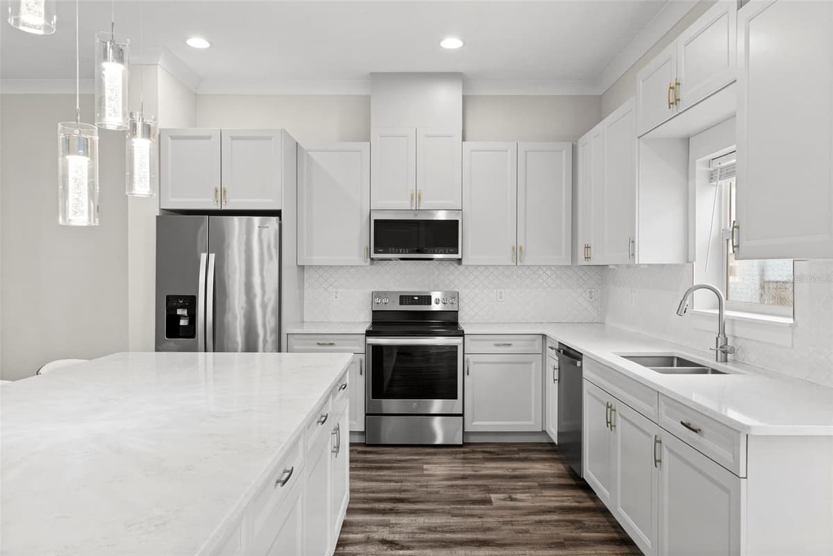 3122 AZEELE STREET — photo 10 of 38