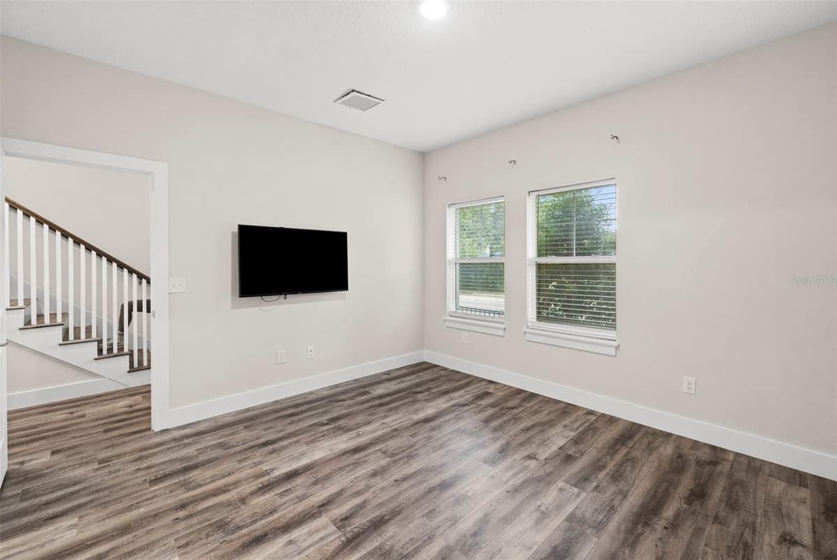 3122 AZEELE STREET — photo 4 of 38