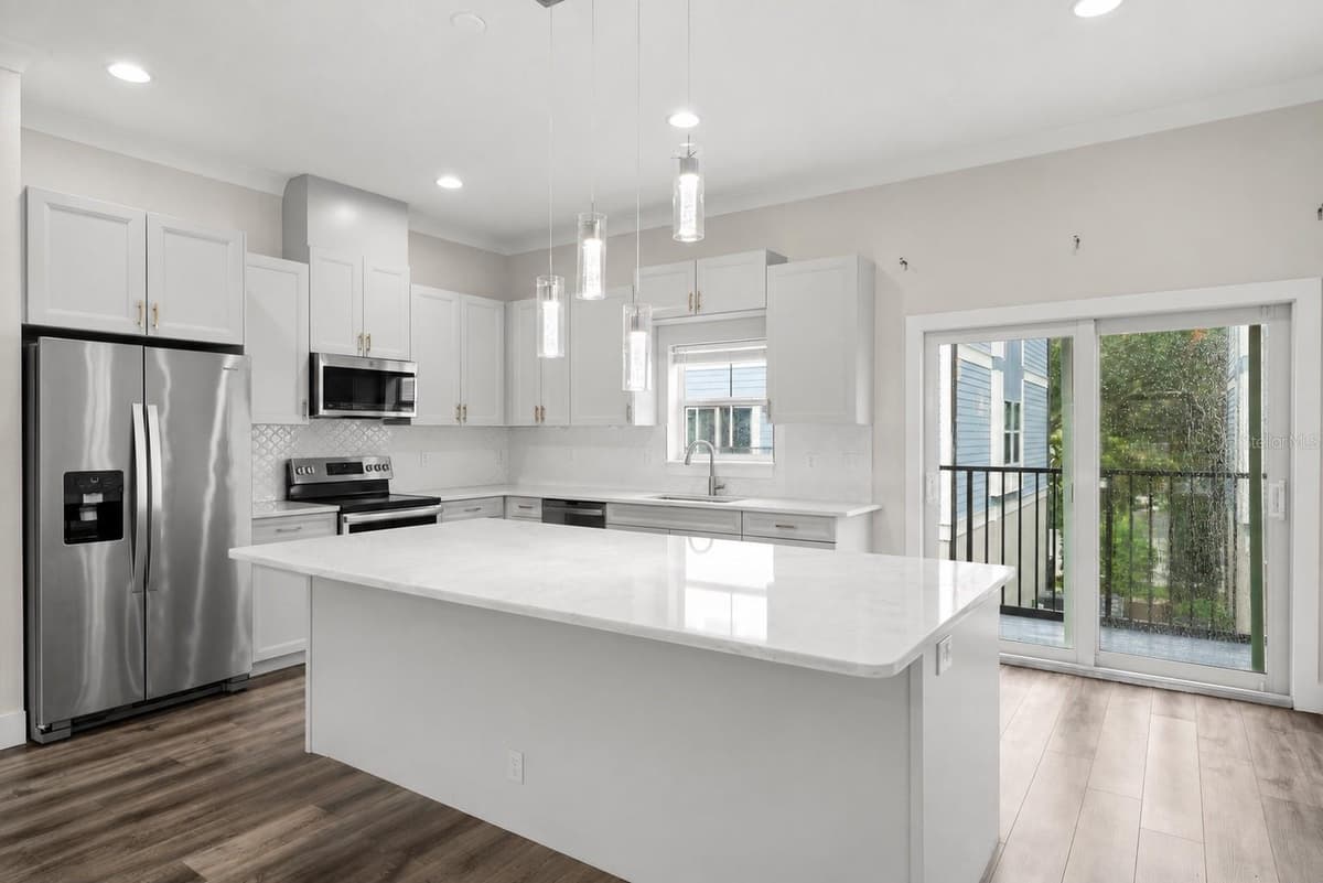 3122 AZEELE STREET — photo 11 of 38