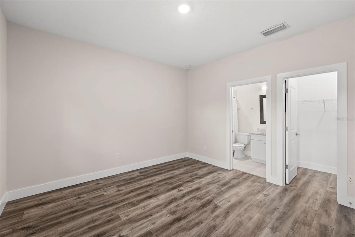3122 AZEELE STREET — photo 5 of 38