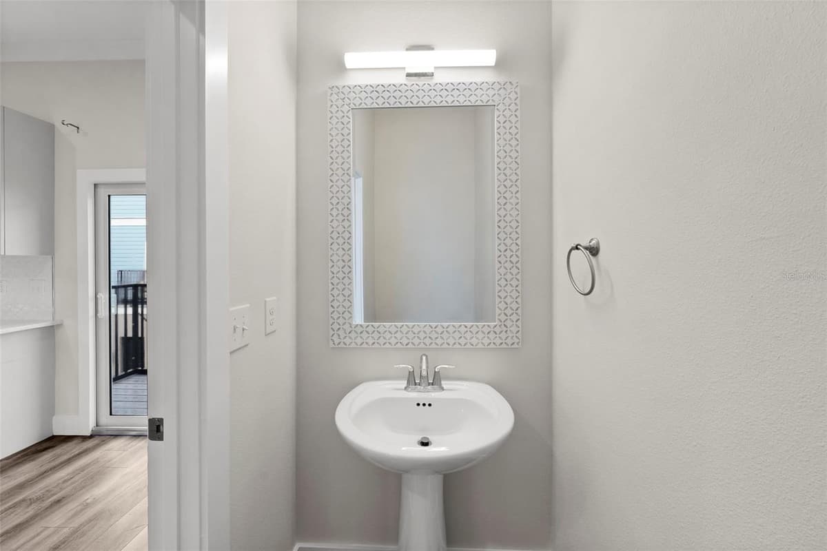 3122 AZEELE STREET — photo 20 of 38
