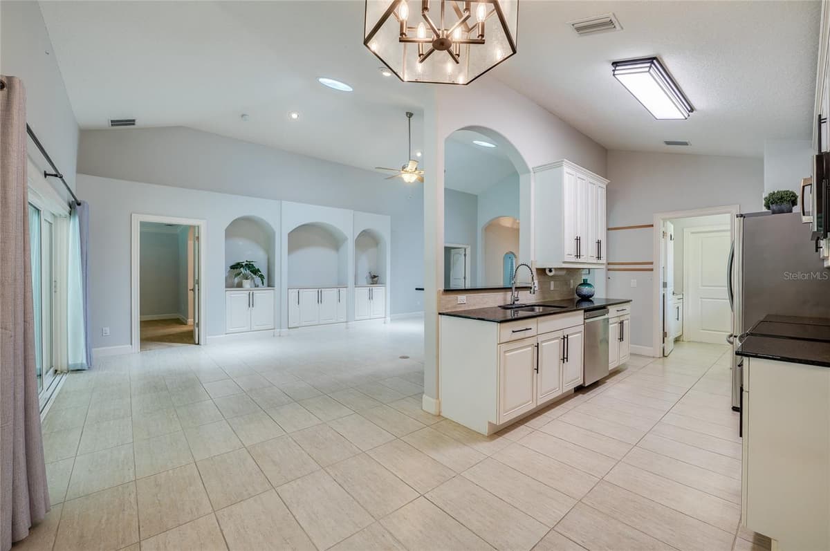 312 BIRKDALE DRIVE — photo 13 of 45