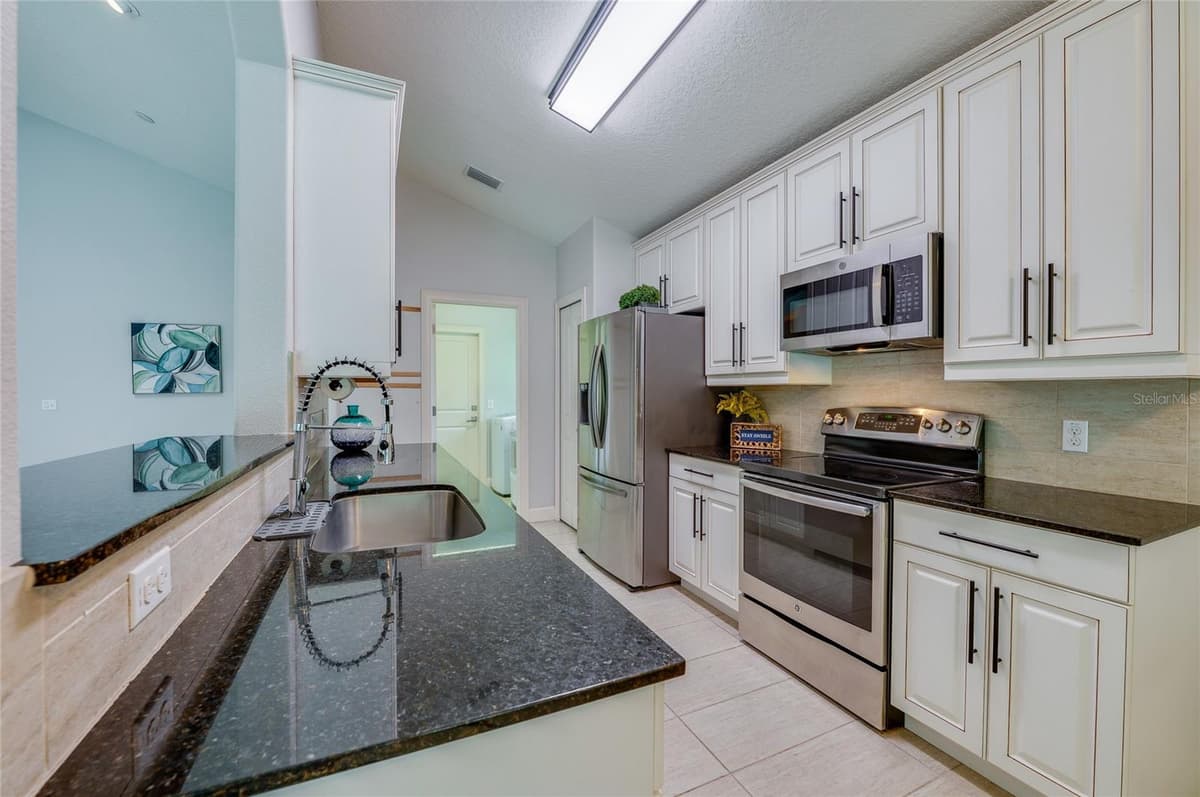 312 BIRKDALE DRIVE — photo 17 of 45