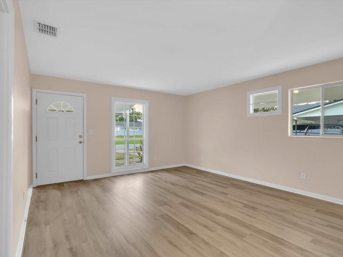 5810 DRIFTWOOD DRIVE — photo 8 of 30