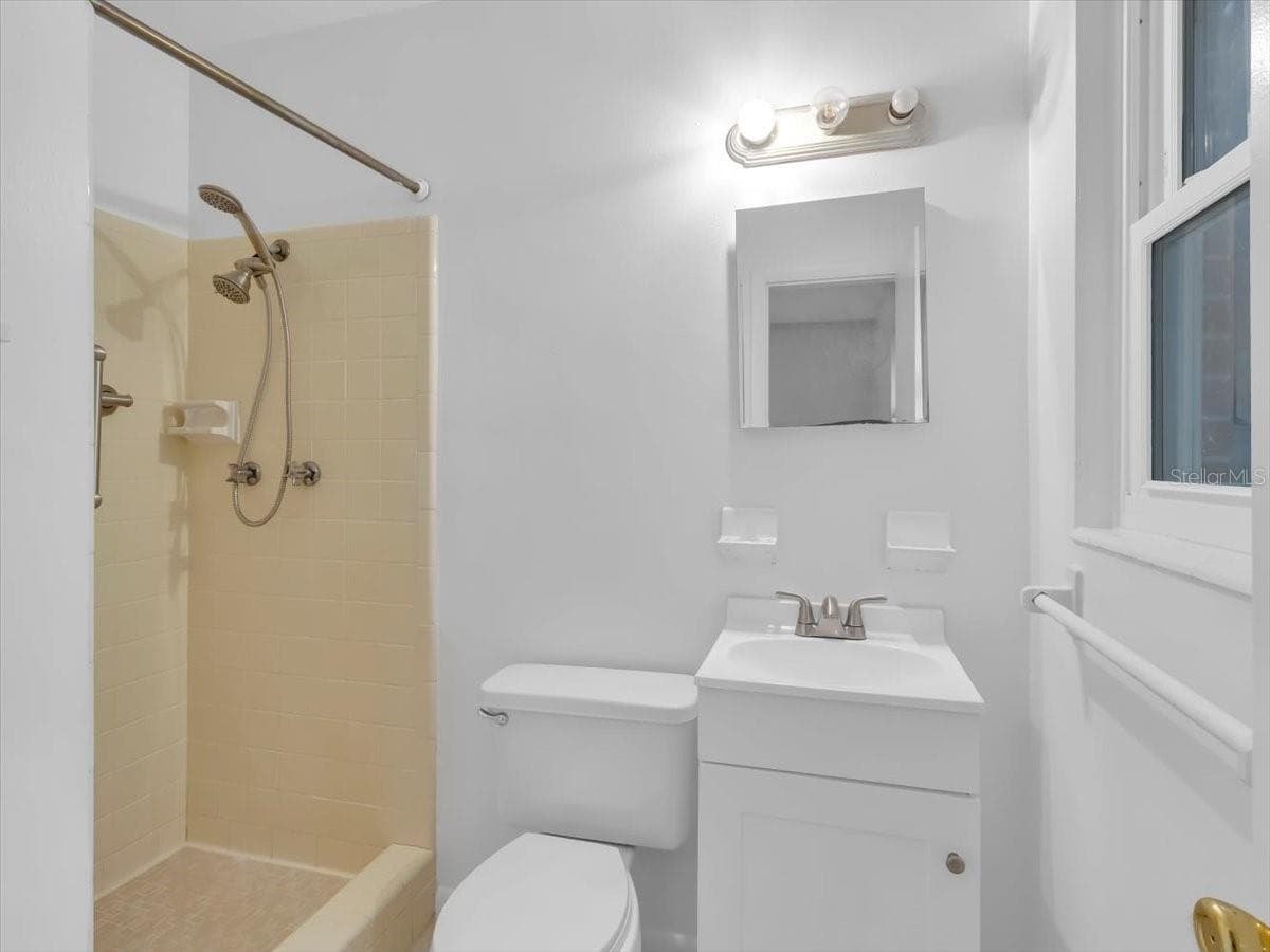 5810 DRIFTWOOD DRIVE — photo 23 of 30