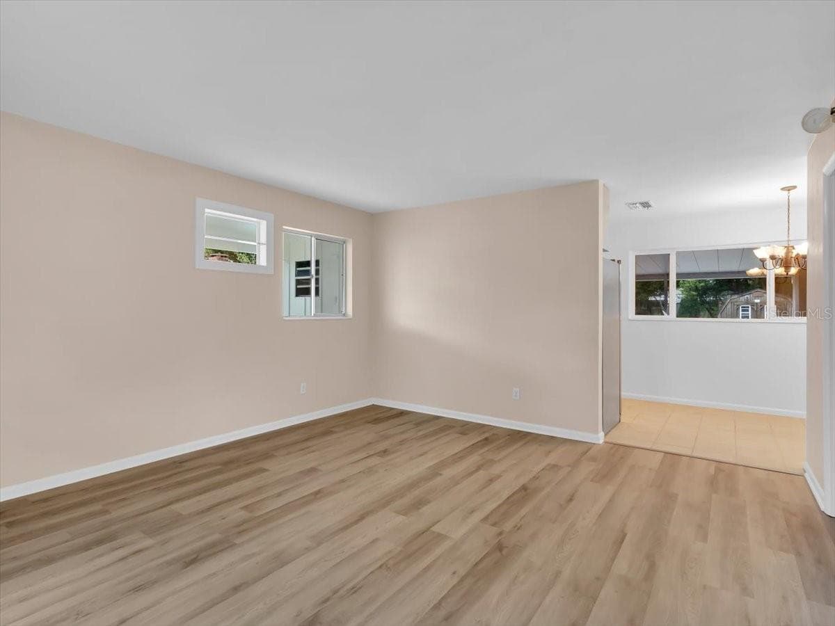 5810 DRIFTWOOD DRIVE — photo 9 of 30