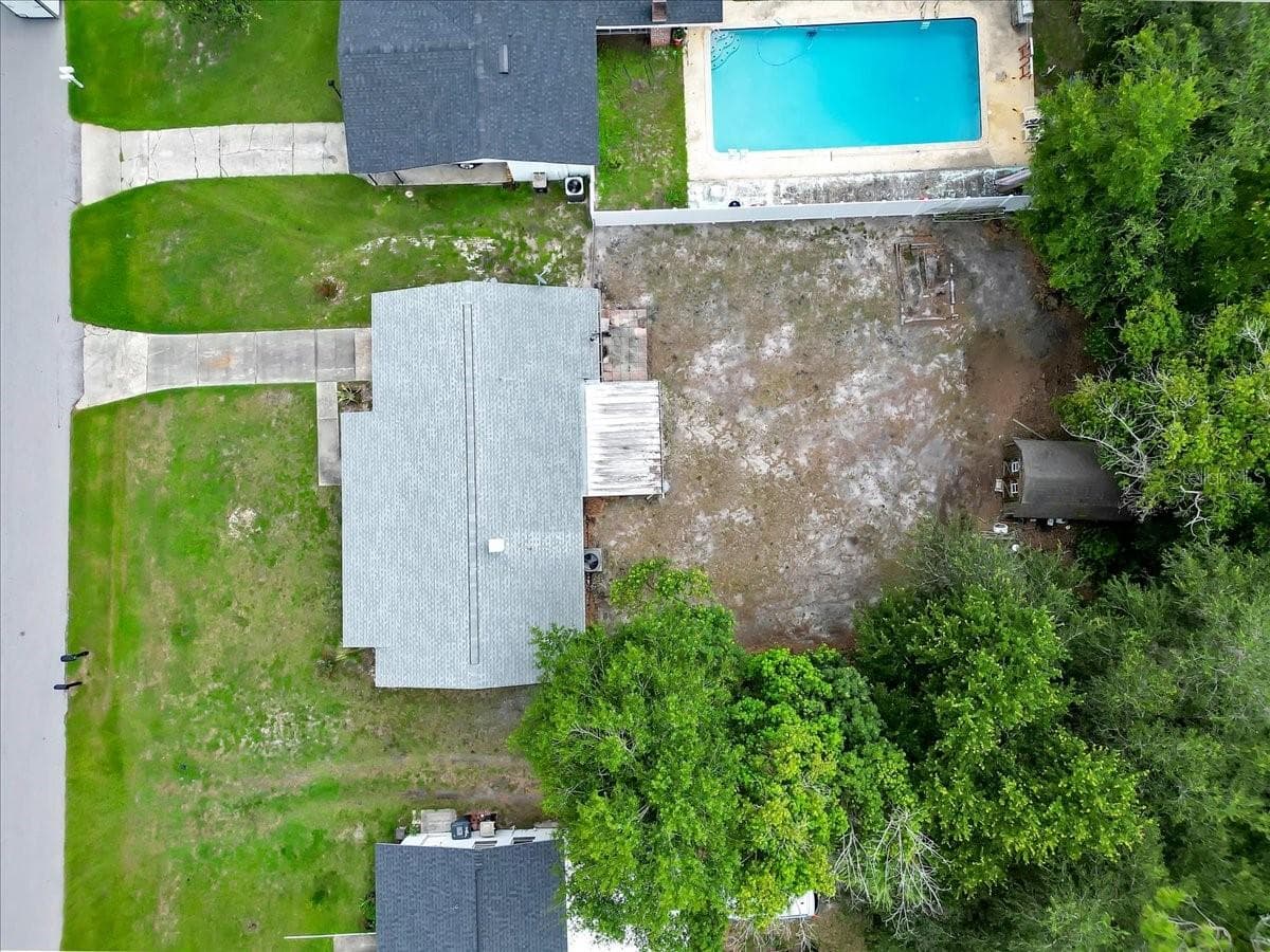 5810 DRIFTWOOD DRIVE — photo 6 of 30