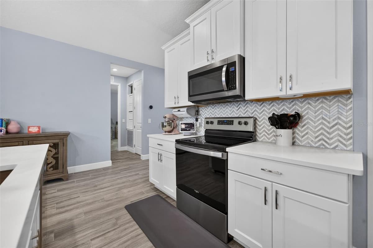 3607 ARBORDALE LOOP — photo 13 of 39