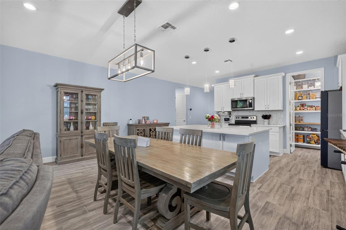 3607 ARBORDALE LOOP — photo 18 of 39