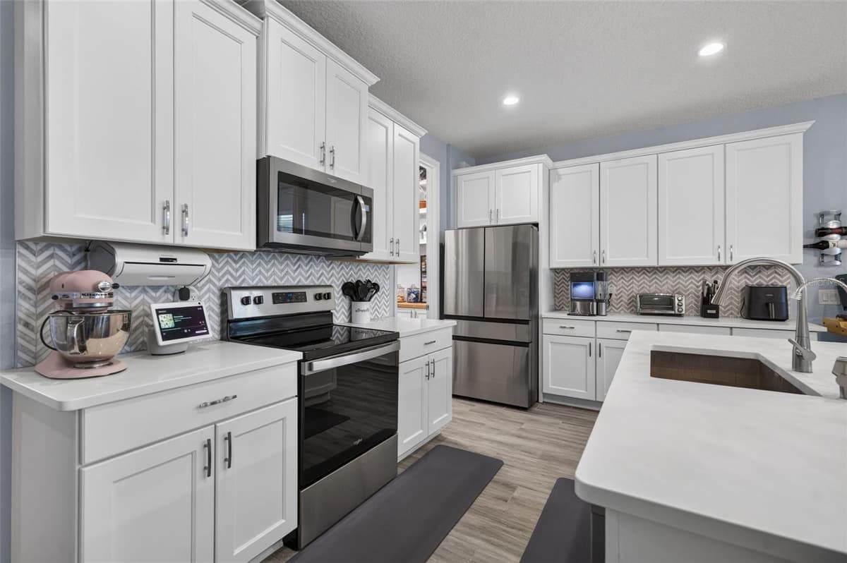 3607 ARBORDALE LOOP — photo 10 of 39
