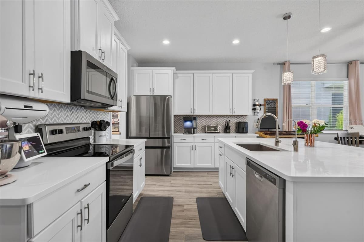3607 ARBORDALE LOOP — photo 9 of 39
