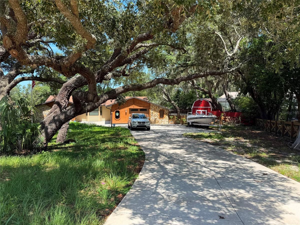 325 GULFPORT LANE — photo 3 of 9