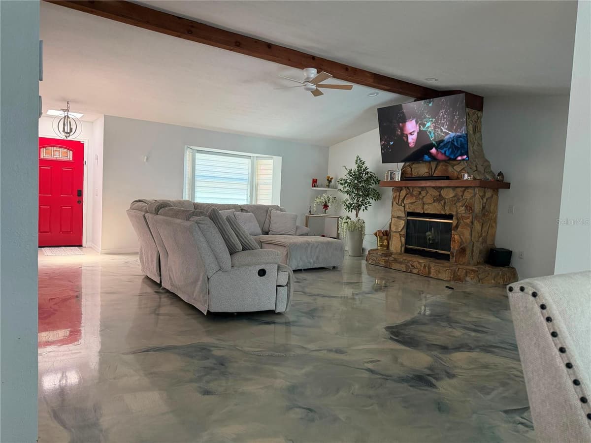 325 GULFPORT LANE — photo 4 of 9