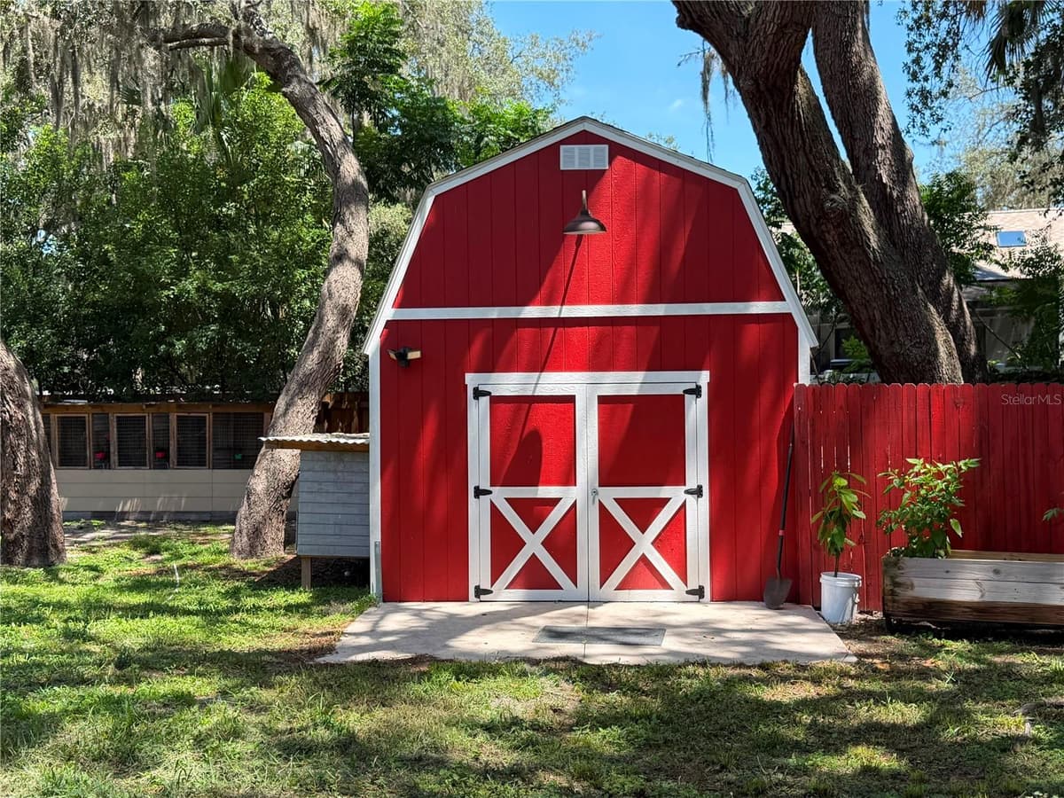 325 GULFPORT LANE — photo 9 of 9