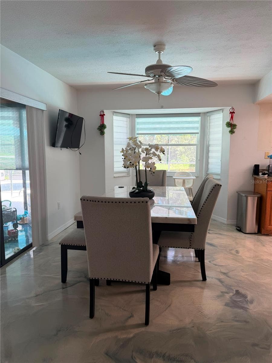 325 GULFPORT LANE — photo 5 of 9