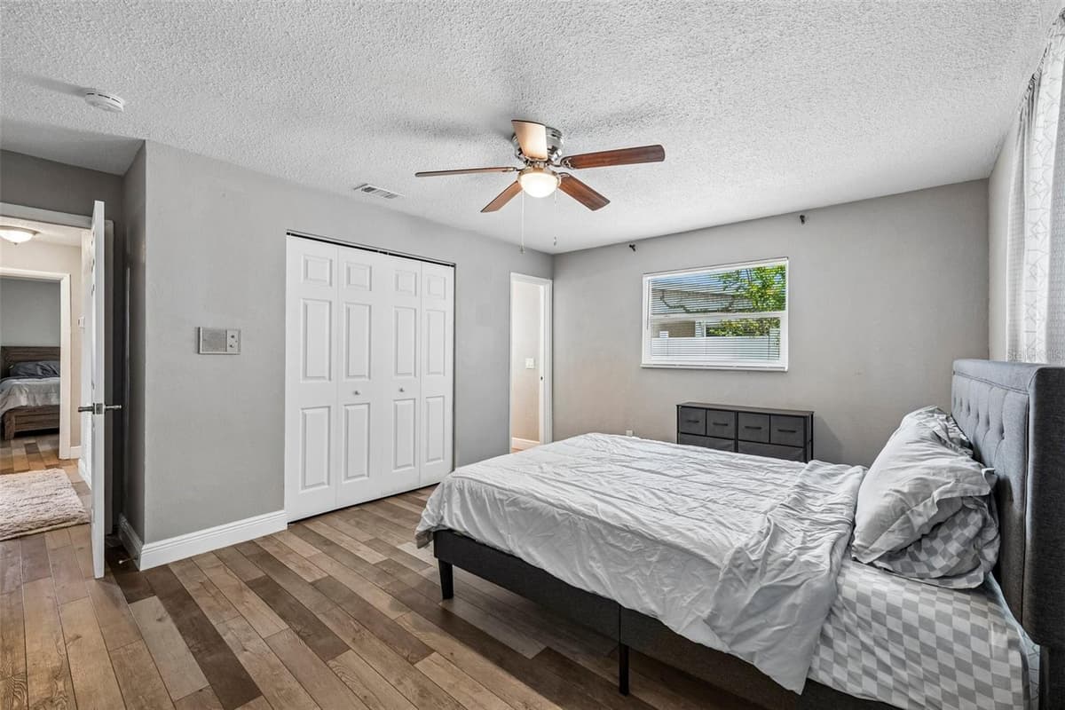 520 FAIRFAX LANE — photo 10 of 35