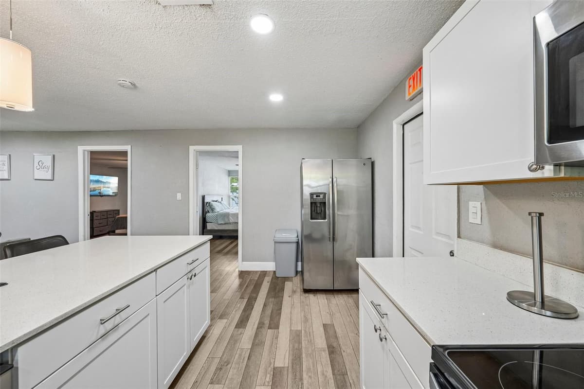 520 FAIRFAX LANE — photo 7 of 35