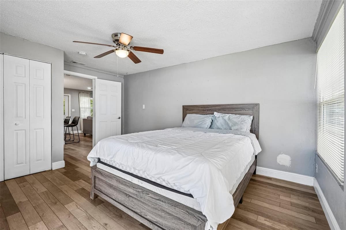 520 FAIRFAX LANE — photo 13 of 35