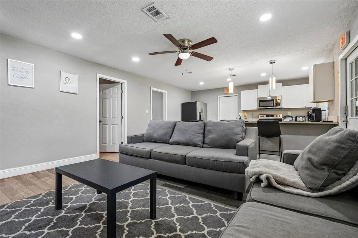 520 FAIRFAX LANE — photo 3 of 35