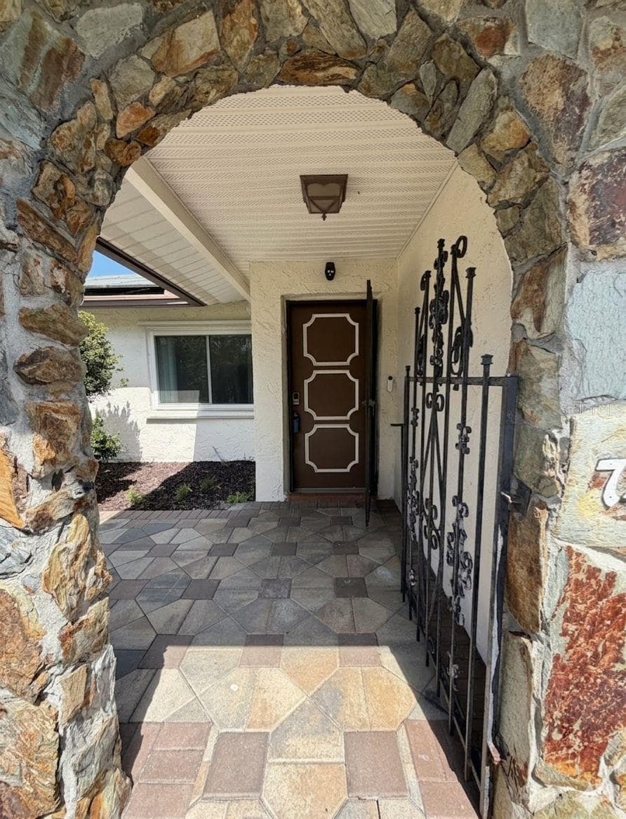 7438 LAKE FOREST CIRCLE — photo 3 of 14