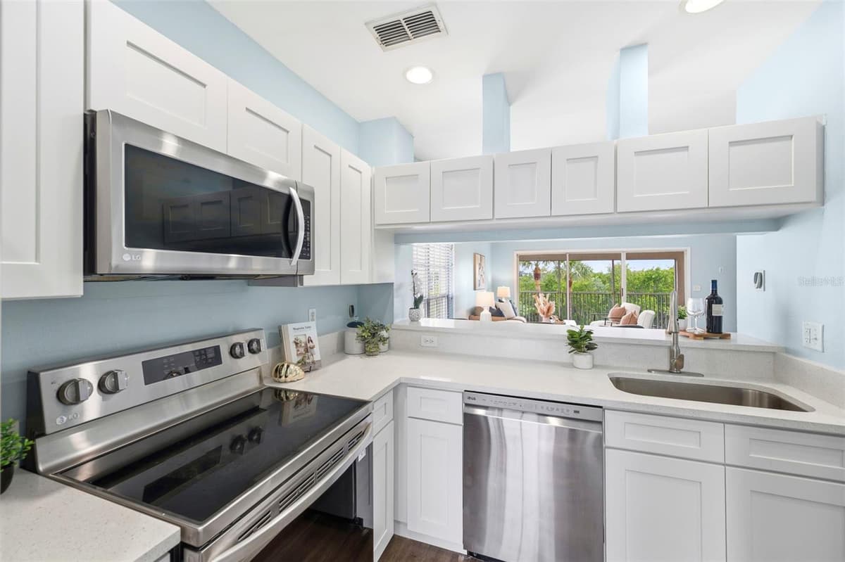 11541 SHIPWATCH DRIVE — photo 3 of 65