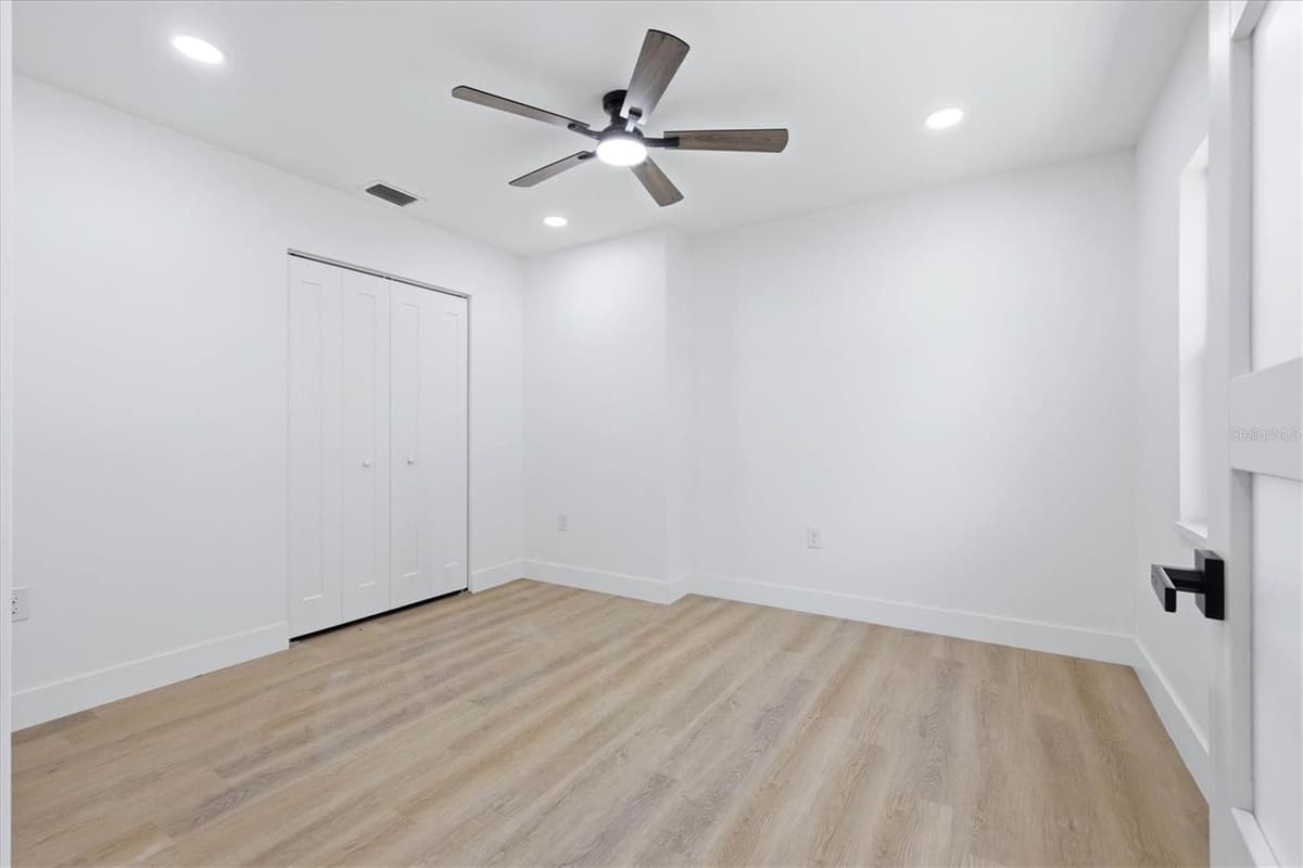 4420 BAY COURT AVENUE — photo 22 of 29
