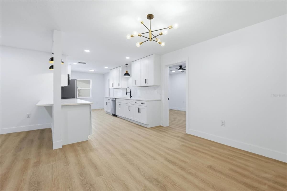 4420 BAY COURT AVENUE — photo 10 of 29