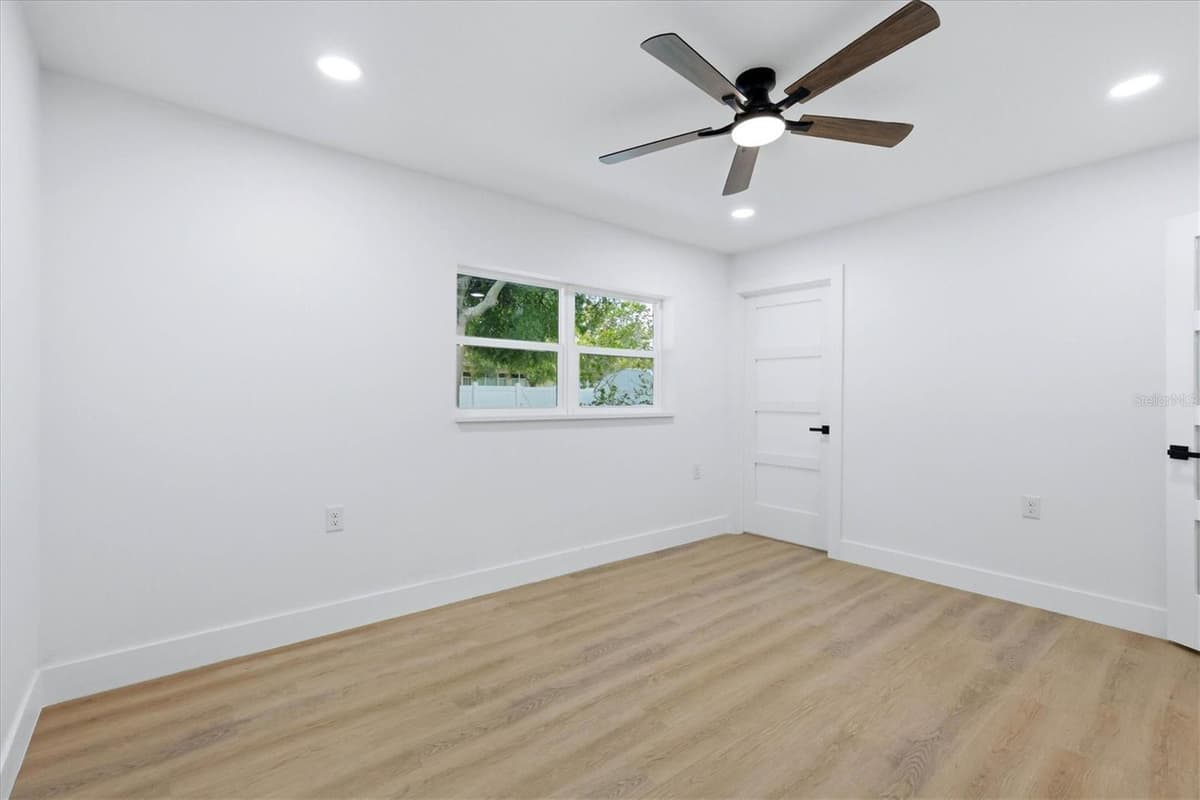 4420 BAY COURT AVENUE — photo 19 of 29