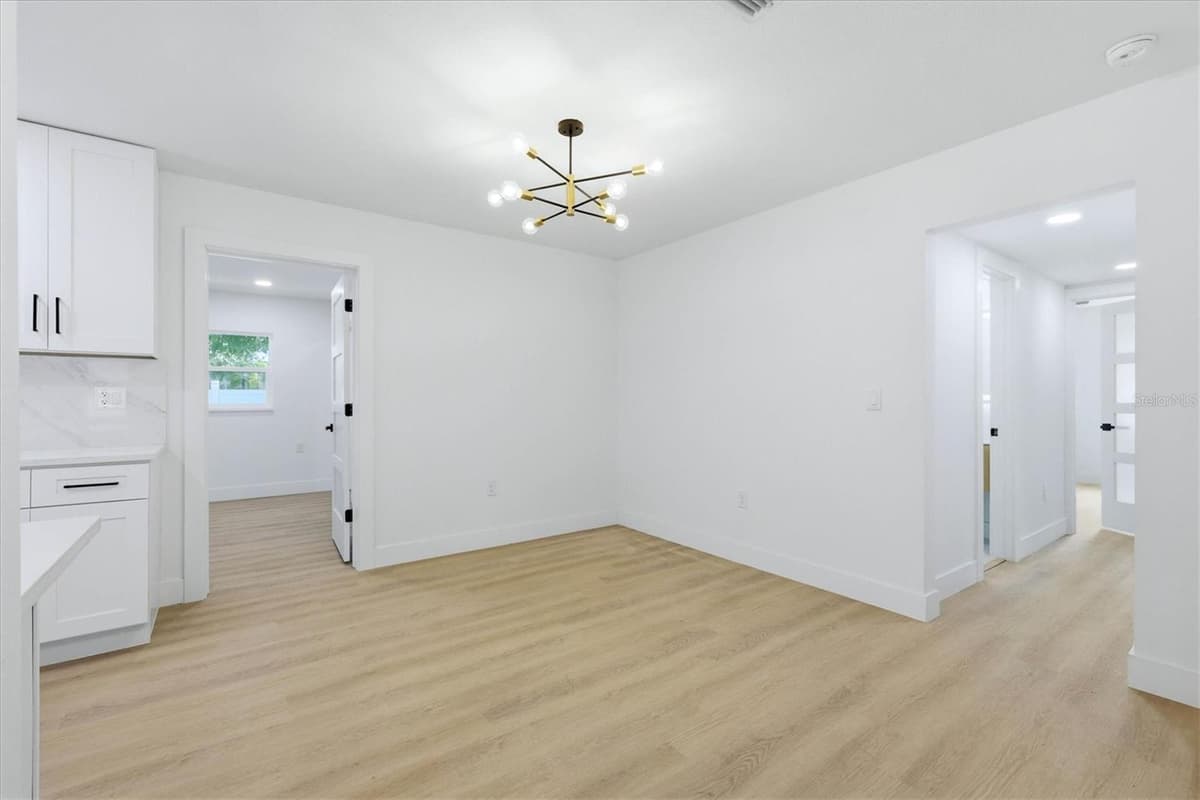 4420 BAY COURT AVENUE — photo 9 of 29